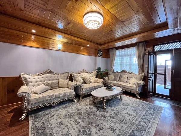 LUXURY HOUSE FOR RENT 